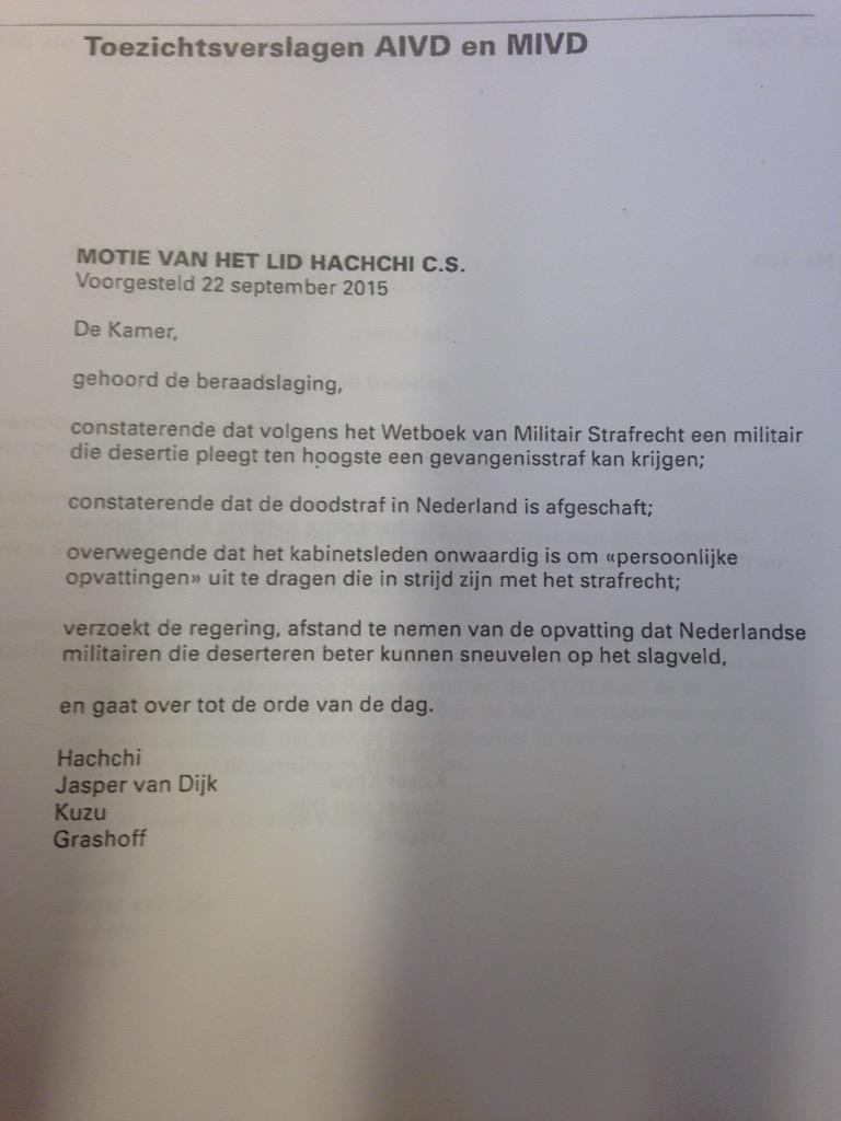 DaanBonenkamp's tweet photo. Samsom terug in coalitiehok. Sprak Rutte bij #apb15 aan op 'opvatting' militair, maar PvdA steunt deze motie niet.. http://t.co/OBDxq7SKYy