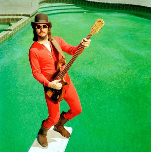 Michaelbajista's tweet photo. #TalDíaComoHoy pero en 1963 nace #LessClaypool Bajista con un estilo propio y mucha creatividad, líder de @primus http://t.co/z1xszVkZEq