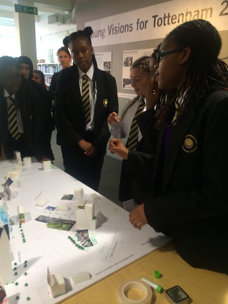 Neil_Quinn's tweet image. Great design workshop this morning @JohnMcAslan with students from @NPCS_N17 #Tottenham