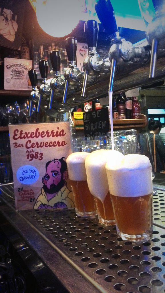 maialenCR's tweet photo. Paciencia ante todo...¡Hasta para servir una caña de cerveza! @cervecero1983 http://t.co/yfUpLjFQ4R