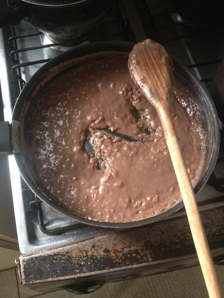 _amarimari's tweet photo. Pra voces que são da zoeira
Brigadeiro de frigideira #inovandosempre
#NdeNoiz
@Carol_FNM
@vagabundoqlqr http://t.co/LDo0WpqzL8