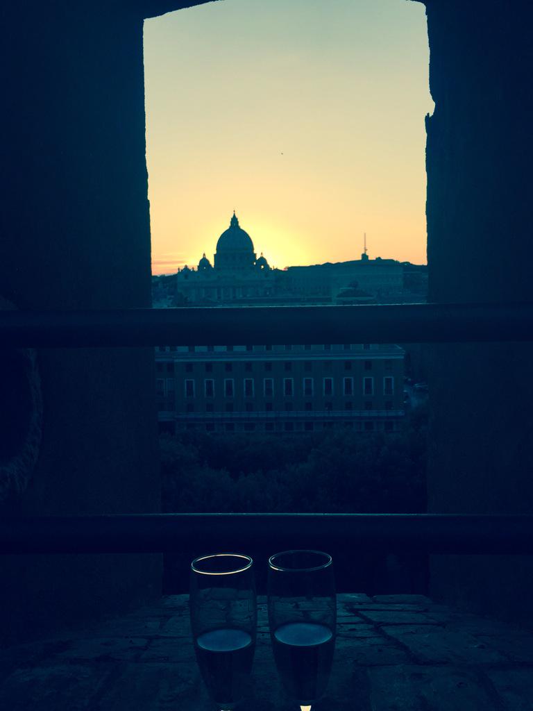 Sundown prosecco overlooking St Peters basilica was lovely #rome #Italy #aperitivo