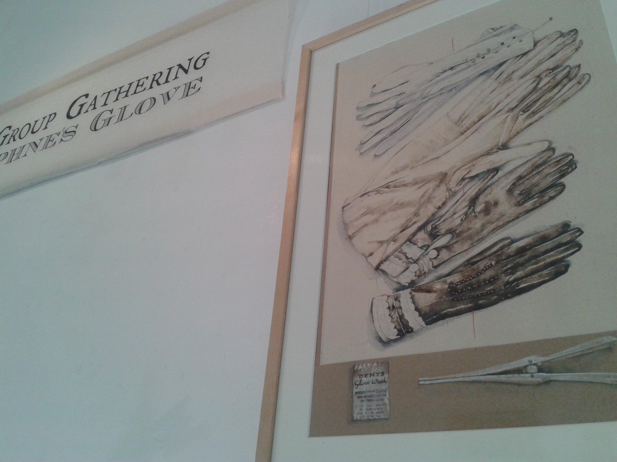 Fab exhibition today Weavers Gallery in Ledbury Daphne's Glove exhibition <a href="/JoJodewar/">Jo Dewar</a> #textiles