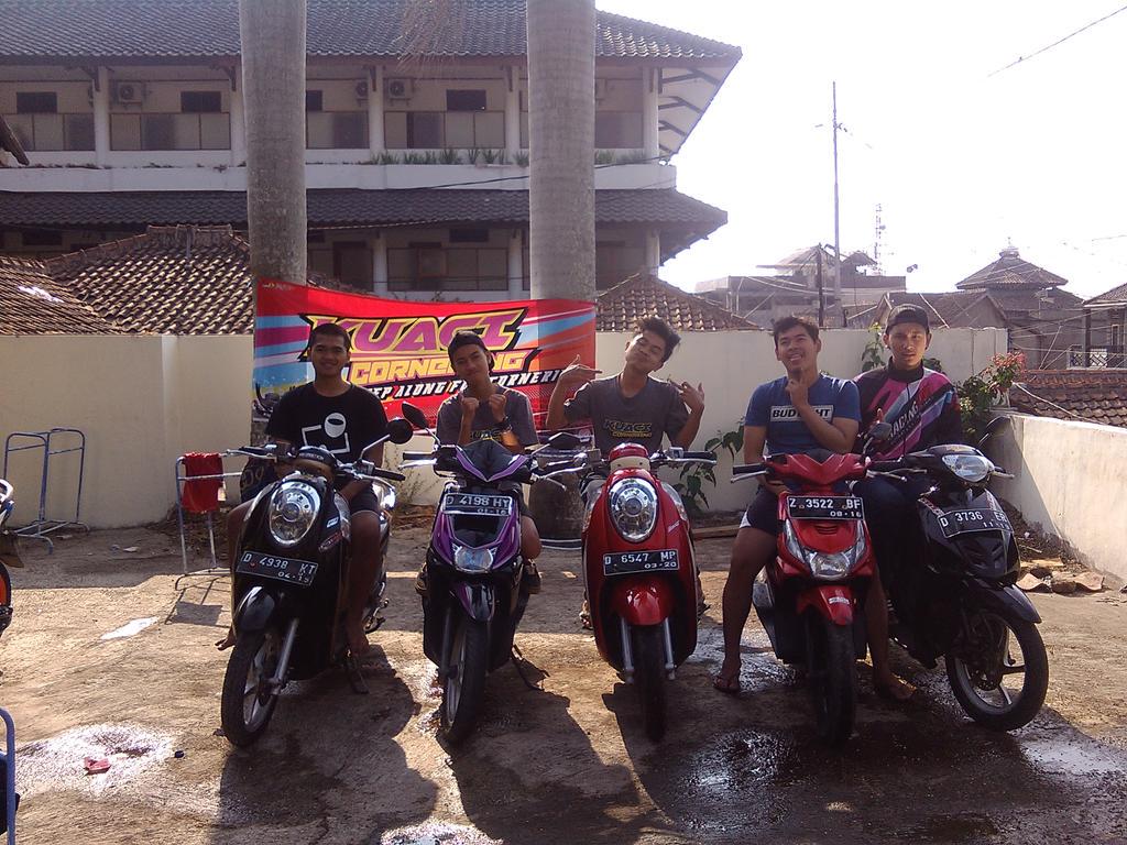 Ini team kami mana tim muu :D