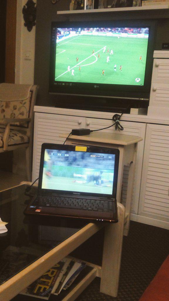 Emulando las grandes noches de multipantalla #champions en el Piso de Reto #Zamora <a href="/DaniGG5/">Dani García</a> @InigoPic <a href="/alvarogv92/">Álvaro García</a>