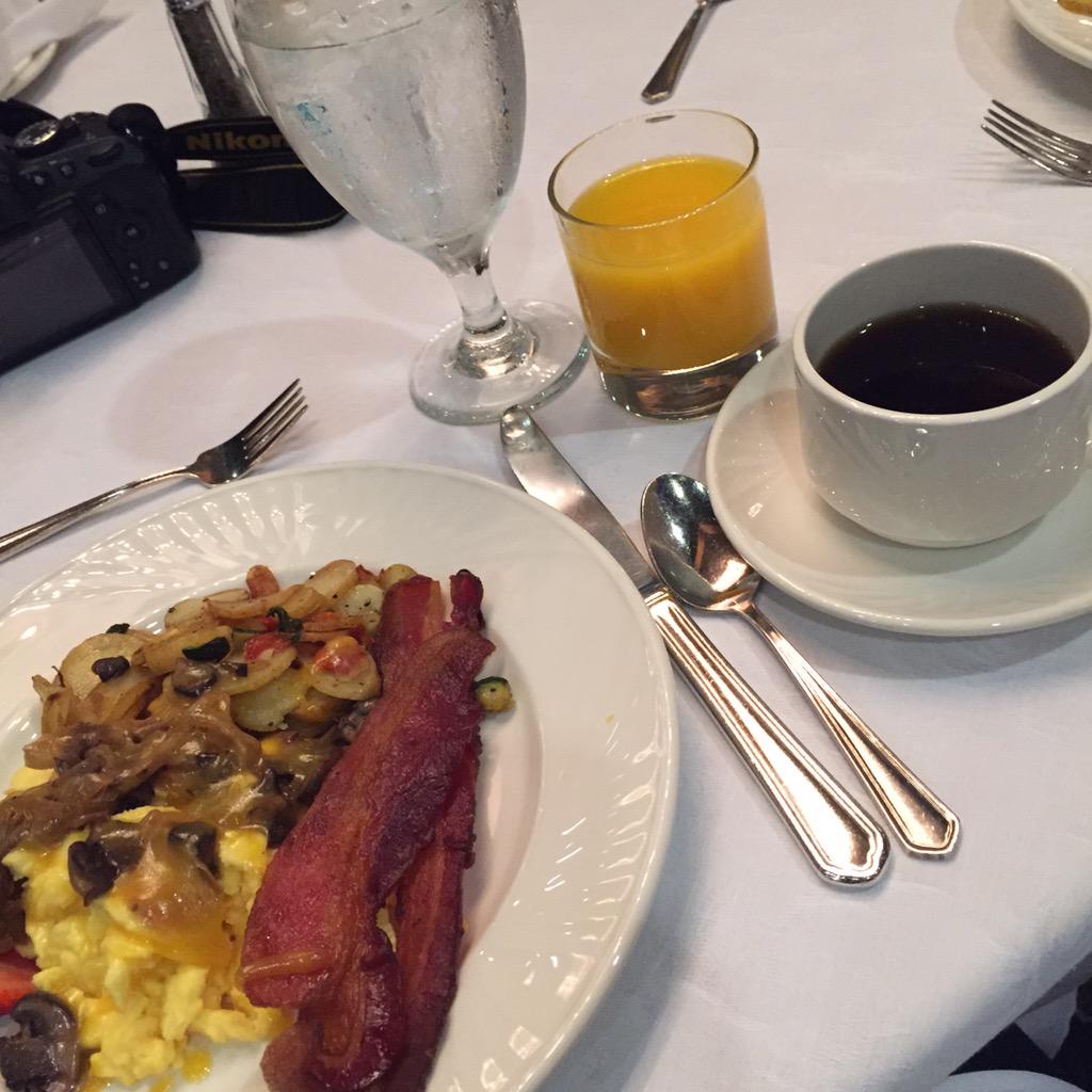 BLTdotcom's tweet photo. It's #NationalCoffeeDay and we're having a cup at today's BDA Breakfast at @BellevueClub! http://t.co/mBFj4WIsjQ