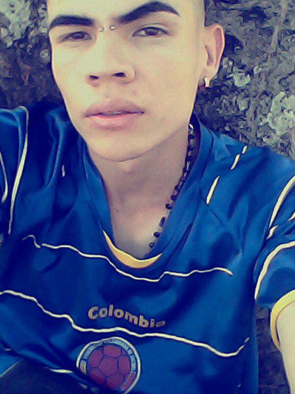 Sebas_Gaviriaa's tweet photo. Vida dura por supuesto nos paramos no pasa nada.. http://t.co/VmDLUpwF6C