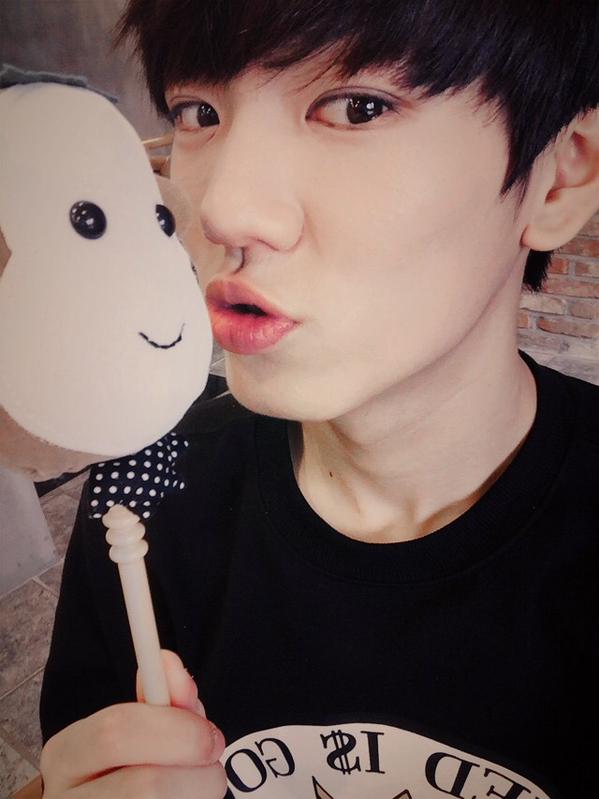 길 잃은 유기견 주인 찾아주던 아이돌.jpg (인성갑인듯ㅠㅠ) | 인스티즈