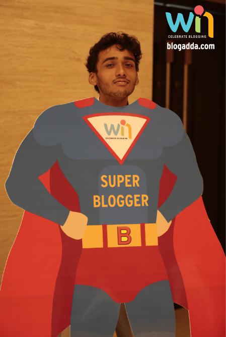 blogadda's tweet image. A #SuperBlogger always poses for the camera. #WIN15