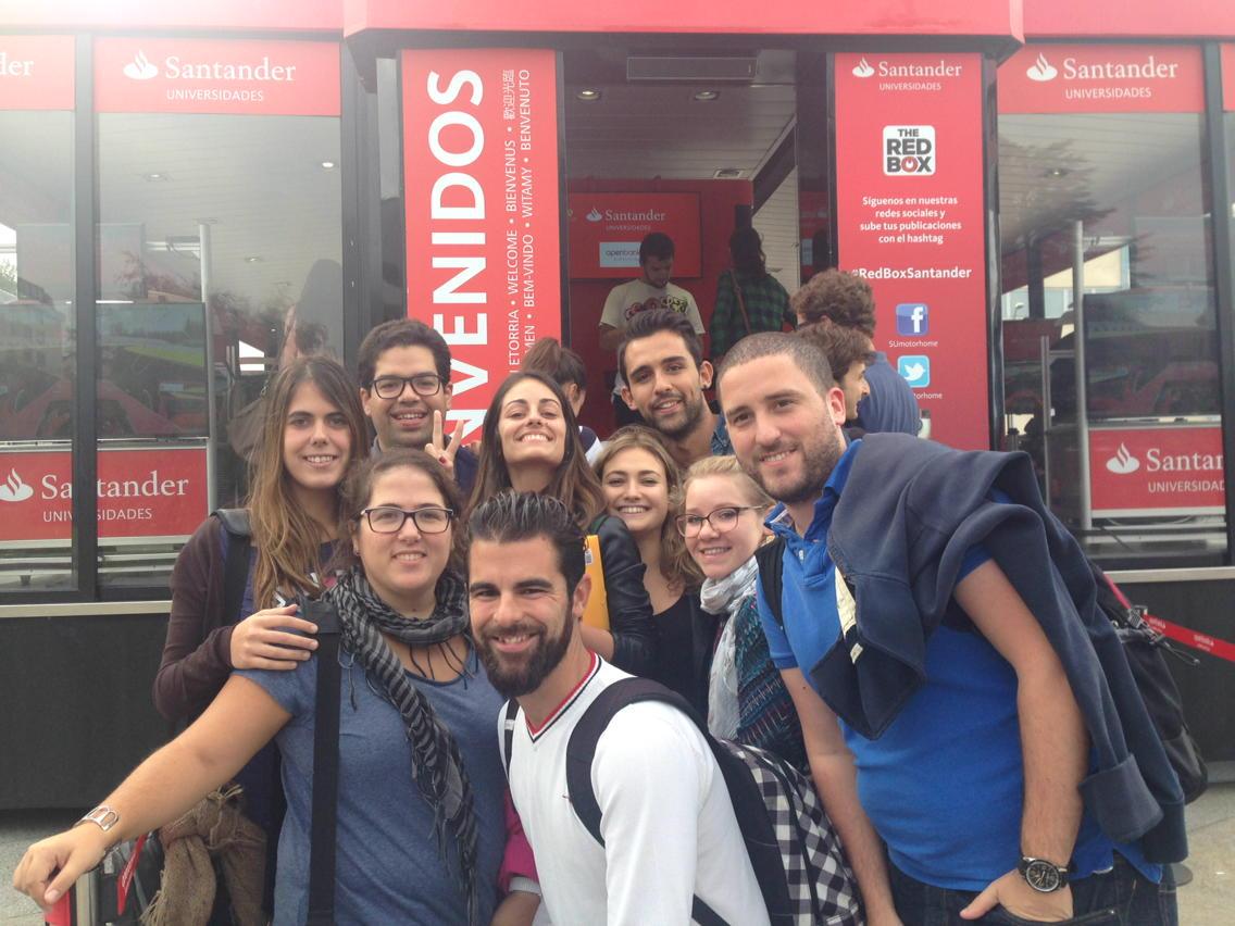 SarayPorompomxo's tweet photo. #RedBoxSantander esa corbata! esa corbata! http://t.co/pw00mIiF4K