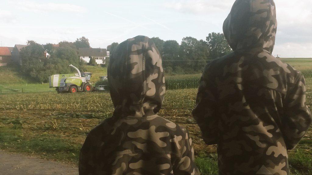 brinafeldi's tweet image. #Maishäcksler #Claas voll das #Gerät 😊