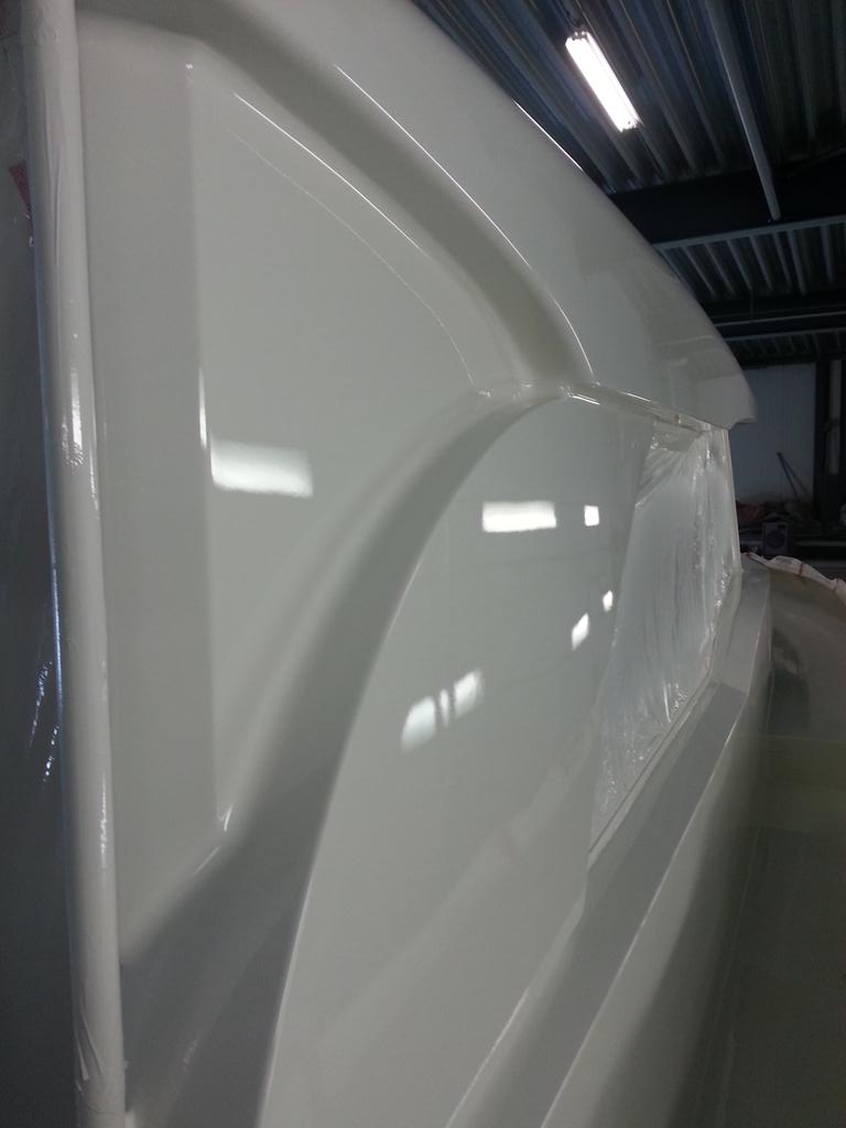 jachtpainting's tweet photo. Opbouw Elegance 1200 in de topcoat, stark white.#alexseal. @DeBoarnstream.@AlexsealPaint @jachtpainting http://t.co/RIzspQiBKn