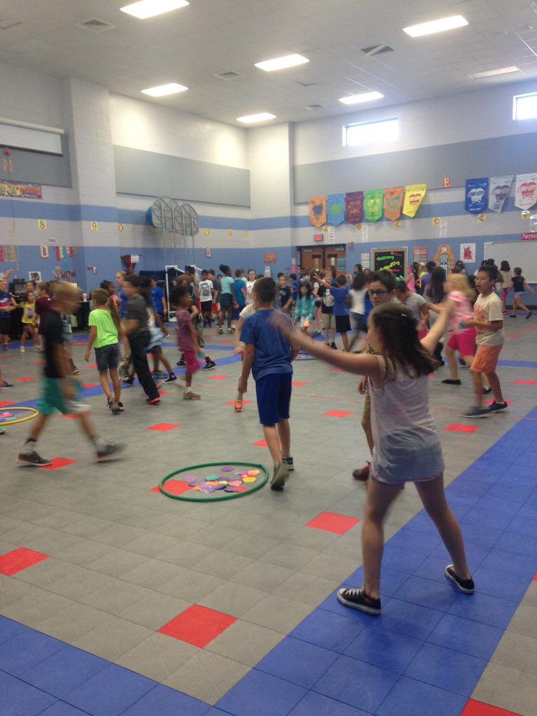 keithelePE's tweet photo. Sponge Bob Tag in PE today! Don't lose your dots!!!!#beactive #bekeith #beafish #spongebobrules http://t.co/4W3GsSP9rW