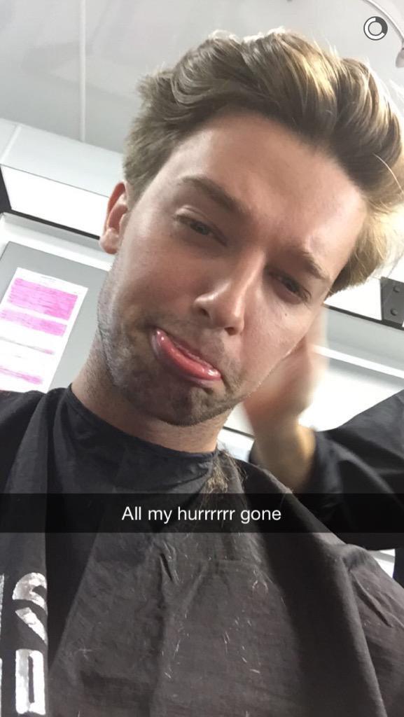 PatrickSchwarBR's tweet photo. Nosso @PSchwarzenegger cortou o cabelo. 😍 http://t.co/43Q8R6S9Uu