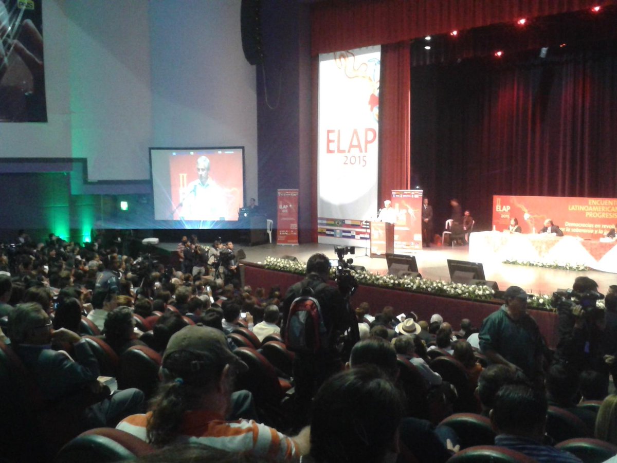 MarceloCarrazco's tweet photo. Tenemos un pueblo y un continente de lucha  señala @GarciaLinera #ELAP2015 http://t.co/eHlbVZI6c8