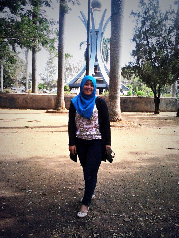 taman kota metro saat musim kemarau gini keliatan gersang #latepost