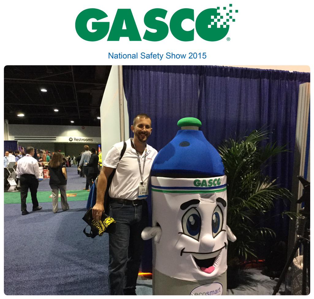 GascoGas's tweet photo. Joe from @ToyotaMotorCorp manufacturing in West Virgina came to say hello to ecoman @NSCsafety #NSCExpo #nscgasogas http://t.co/dZEI5lH9Cb