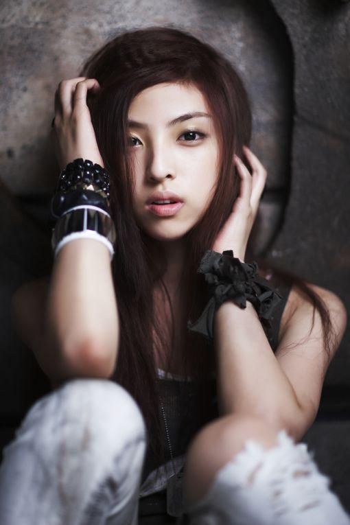 HyewonTHfanbase's tweet photo. [!!!] Did you guys remember what today is?? ♡♡♡ from 한별혜원 to 혜원 파이브돌스 to 신인배우 진혜원 ♡♡ #5yearswHYEWON support her 4ever http://t.co/Oh8OIkODMs