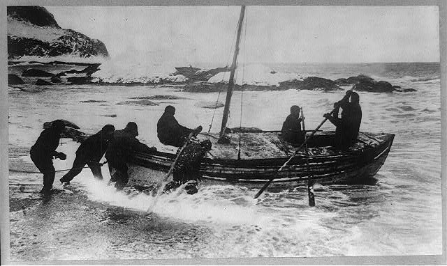 ValVigoda's tweet photo. Who wants to go for a nice little boat ride? #LoveShackBoston @ArtsEmerson http://t.co/pU9UnJXs2d