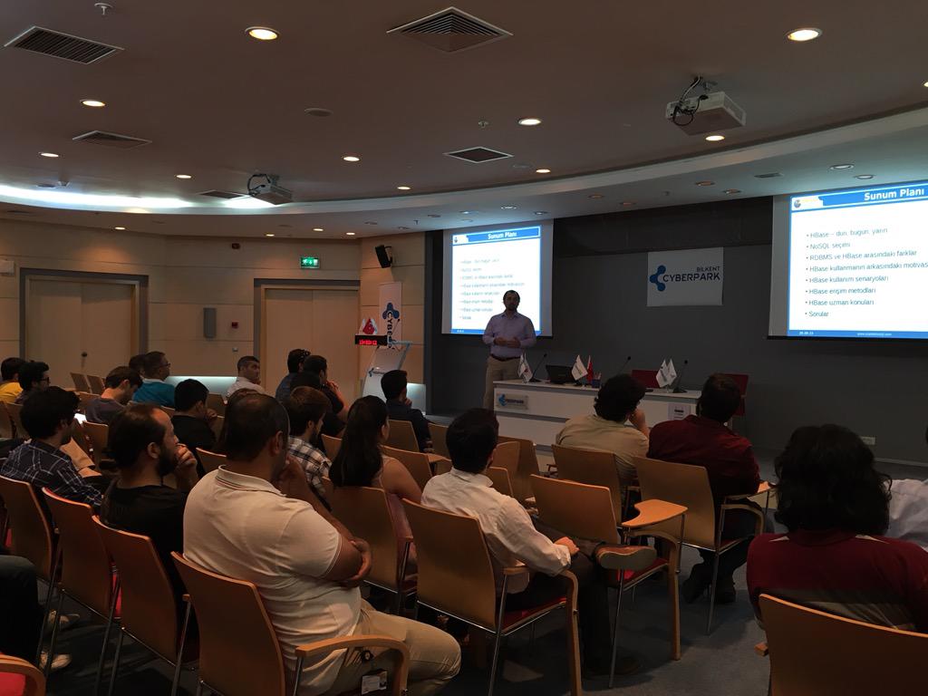 ankarajug's tweet photo. Apache HBase sunumu ile Buğra Çakır bizlerle.. #javajug #jug #ankarajug http://t.co/2wx4NZvWna