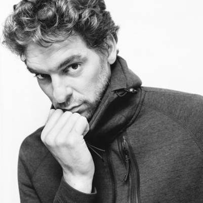 paugasol's tweet photo. Pic of the photoshoot with @Nike_Spain. My friends from Nike make me pose like a model!! #techpack #techpackmadrid http://t.co/31oXpyiETC