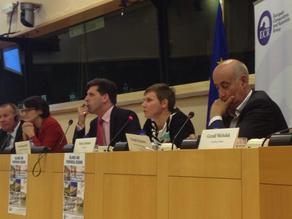 IanDuncanHMG's tweet photo. 'House values an issue in remote areas'-Sirpa Lintunen #islandsstrategy http://t.co/r0pI0rlNTn