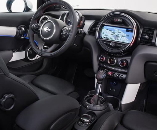 InfoAutoAr's tweet photo. Conocé en detalle al nuevo #Mini Cooper 5p que ya está a la venta en Argentina @MINIARGENTINA http://t.co/302A7y6LiN http://t.co/i0cuDoV0RI