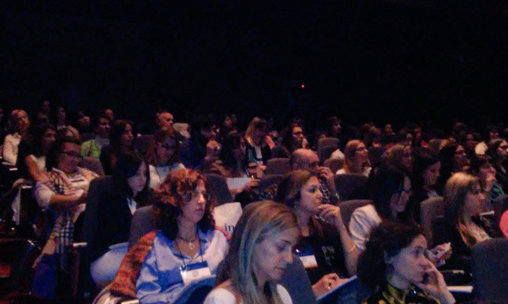 INECOArgentina's tweet photo. Dra Abadi cierra el #Simposio2015 de #FundaciónINECO hablando sobre #Irritabilidad a sala llena http://t.co/gYlUCIIxmY