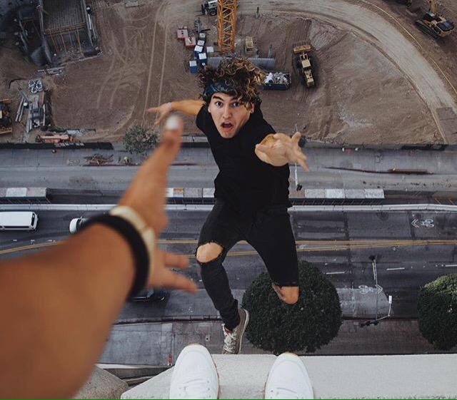 pitdaddybritt's tweet photo. I WAS JUS SCARED SHITLESS OMFG @jccaylen http://t.co/VkSYGDoy2v