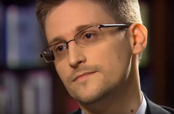 verge's tweet photo. Edward Snowden is now on Twitter http://t.co/YefK4PjqIb http://t.co/JDZGkpfHdC