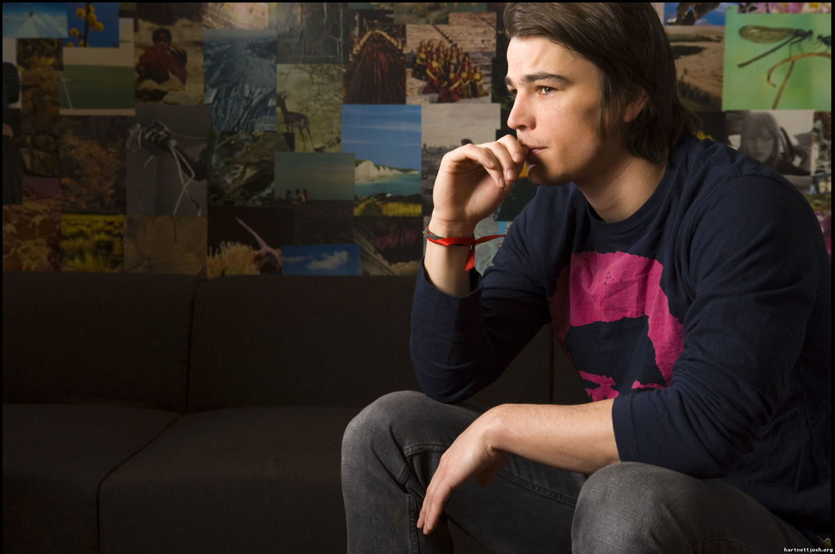 jhartnett_forum's tweet photo. #GregGroman Photoshoot for Venice #JoshHartnett, Venice Magazine, March 1, 2006. http://t.co/l0hSzcRwSq