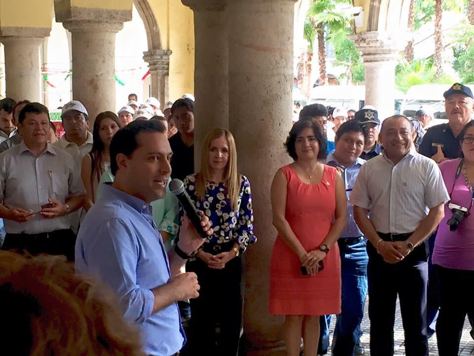 MilyRomeroYuc's tweet photo. Inician las jornadas de la salud por un municipio libre de #dengue y #Chikungunya #MeridaSaludable http://t.co/rVmMhFvKg8