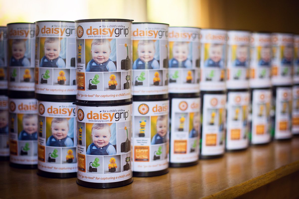 DaisyGrip's tweet photo. Stocking up for the holiday season...
#daisygrip #childphotography http://t.co/1ELItG4CFx