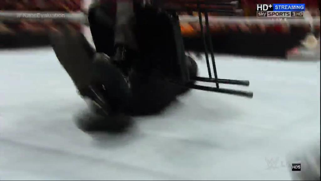 AliCena2007's tweet photo. I CAN'T BELIEVE WHAT I'M SEEING @WWERollins BREAKING SOMEONES LEG BY HIS OWN ?!!? #RAW #KANEISOUT #HELLINACELL @WWE ! http://t.co/hSQmkrkzkK