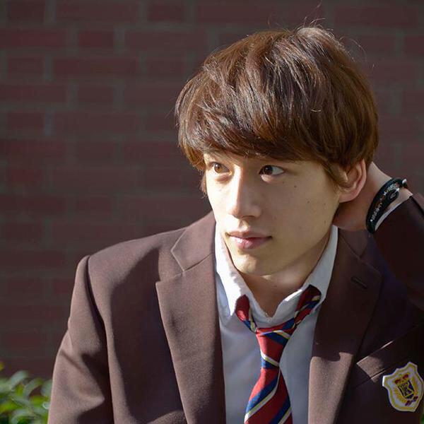 坂口健太郎かっこいい Hashtag V Twitter