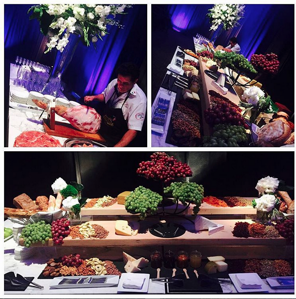 PaoPerdomoWP's tweet photo. Mesa de quesos y patas de jamón de @EKBANQUETES #hotelwestinsantafe http://t.co/HuDPGxmmjz