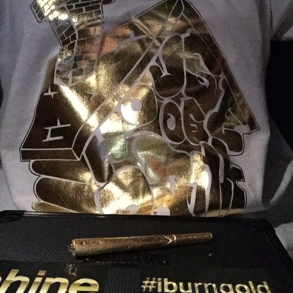 ShinePapers's tweet photo. #iburngold #shinepapers #superpure by platinum_concentrates http://t.co/QFfogqCNps http://t.co/RIRd99zZb3