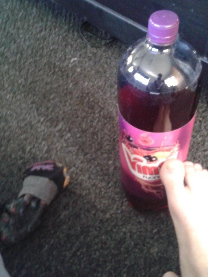 lewishynd1874's tweet photo. Canny beat a wee bottle eh Vimtoe http://t.co/xMXiZ8zpZb