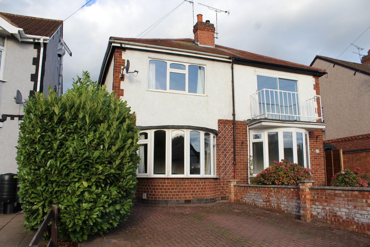 Charming two bedroom semi, with a driveway. Viewing strongly advised.  Call on 02476 322 292
ow.ly/SO3Er