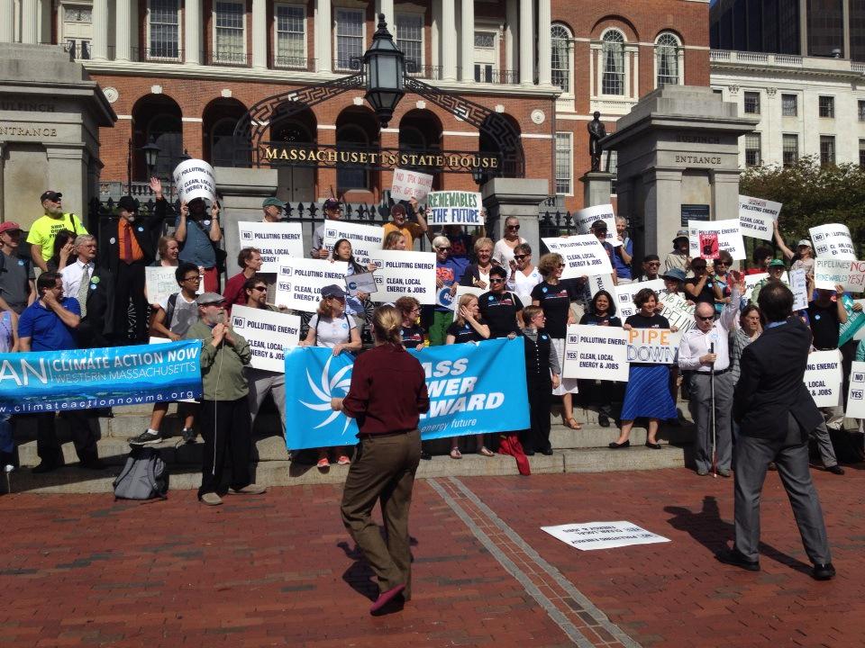 ToxicsAction's tweet photo. @CleanH2OMA @joelwool @clairebwmiller way to #MAPowerForward! #mapoli #cleanenergyvision http://t.co/ZK2Fn89w9a