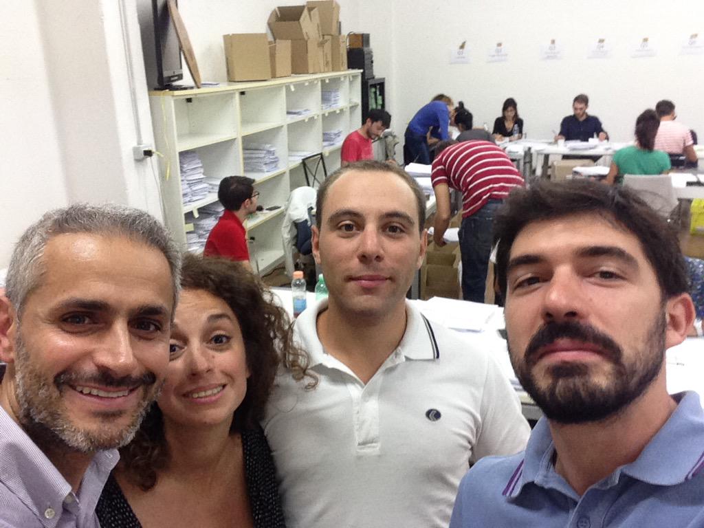goldielocks75's tweet photo. Saluti dal Comitato @PossibileIt #8si #battiquorum http://t.co/i6kRFD3ug9