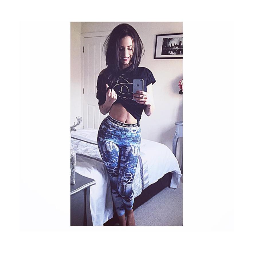 Yessss 🙌🏼 the babe-in <a href="/sammybraddy/">🖤 Sammy Braddy🖤</a> in #loveeyesandfire #snakeprint leggings and signature tee 😍🔥 #selfie #fashion