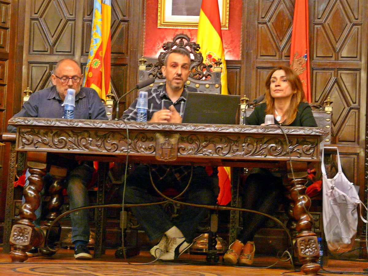 TribunaSegorbe's tweet photo. Magdalena modifica horario pleno para evitar que @BarrachinaM asista http://t.co/qJqibEtW9B http://t.co/DUYJyngYQP