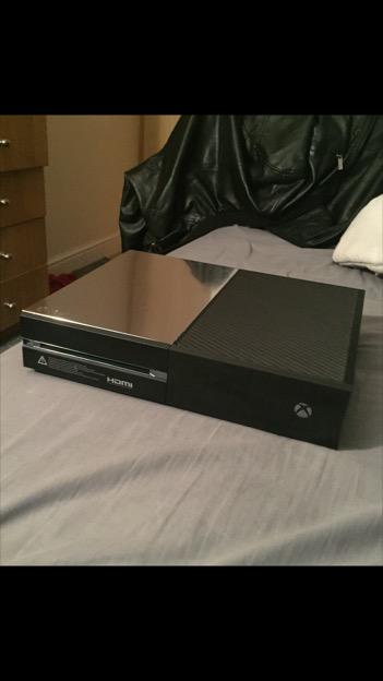 AndreGaming22's tweet image. My chrome wrapped XboxOne #yianninize #xbox #fifa #wrap #microsoft