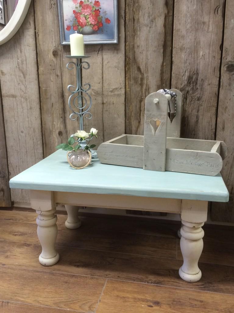 Peppermintloves's tweet photo. 💗 beauty of a coffee table http://t.co/I7ydhZWcoe