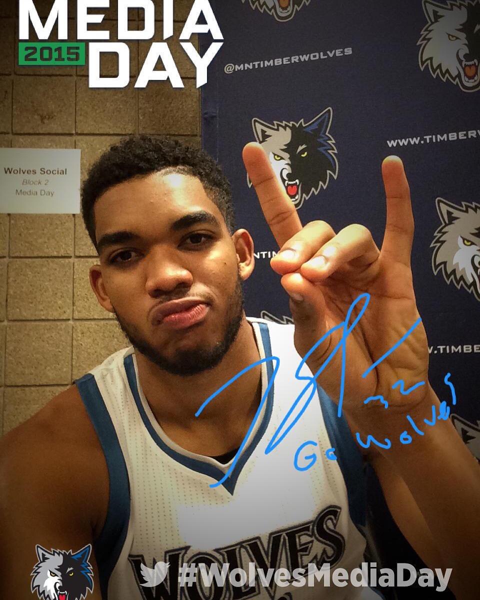 airboogz's tweet photo. Towns throwin up the NwO Wolfpack fuck yeah! http://t.co/gf4RJlM5Zv