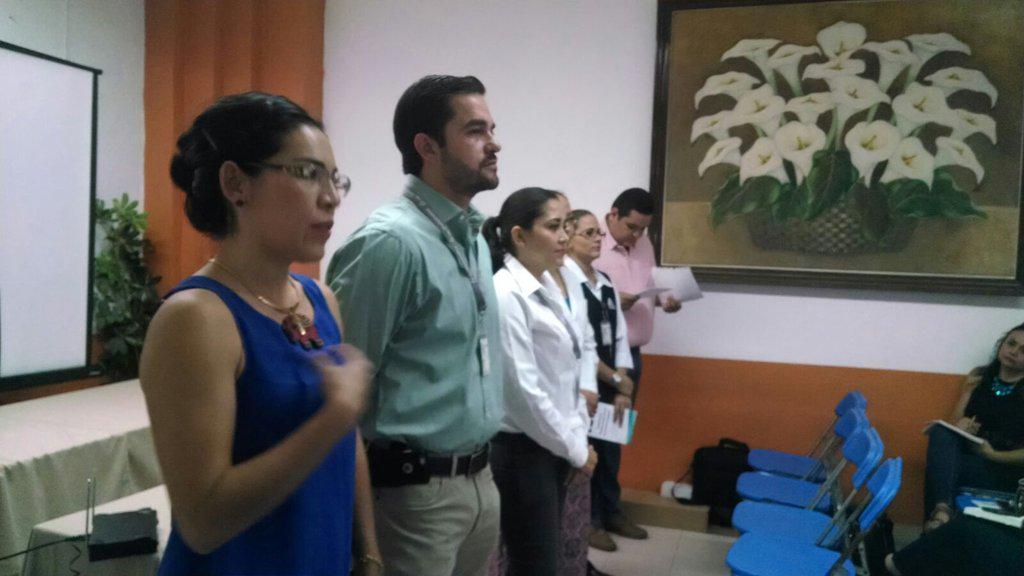 JurisSanitaria2's tweet photo. Se realiza jornada de capacitación sobre Modelo de Atención de los Servicios Amigables dirigido al personal de salud http://t.co/JBc0oY4MtB