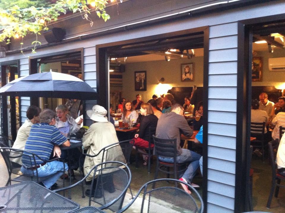 SKySciFest's tweet image. #NutGathering with Aaron Wichman... What me worry? Brought the umbrella--and the insight!