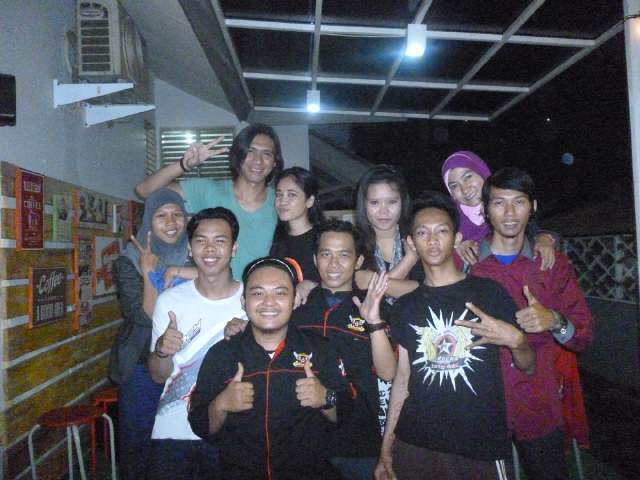 JrsBalam's tweet photo. Nii waktu #J-ROCKS11YEARS  kita mampir ke cafe nya @sony_ismail bareng @Jrsc_Tangsel @JRS_Depok rinduuu http://t.co/CT8jIlhp78