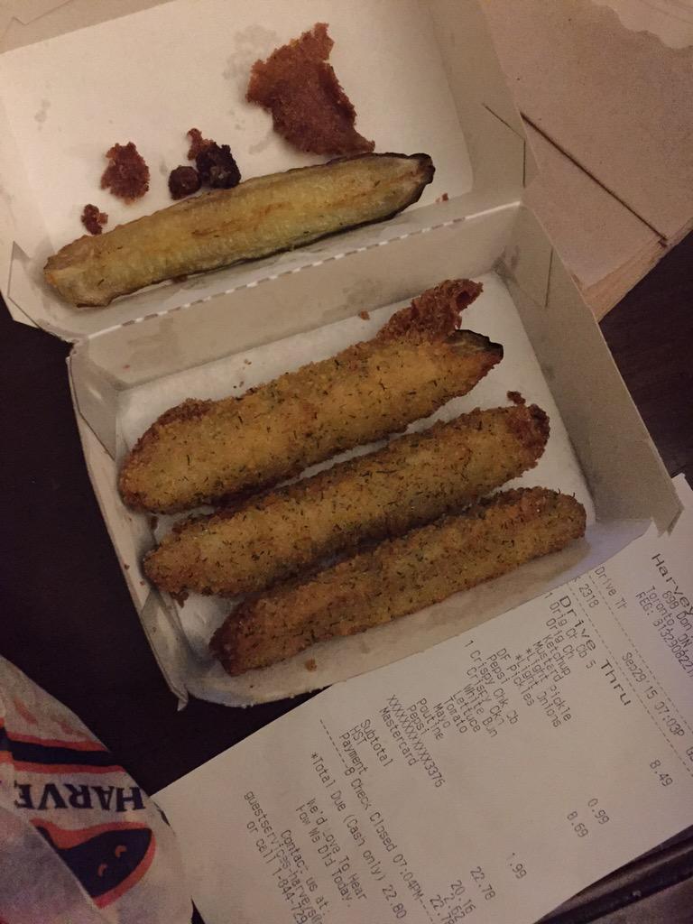 TheRealQuan's tweet photo. @HarveysCanada just got home and opened this... What happened to that fourth pickle? http://t.co/gzspfIO74k